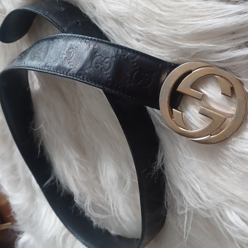 Gucci Black Leather Belt with Gold Buckle - Picture 12 of 16